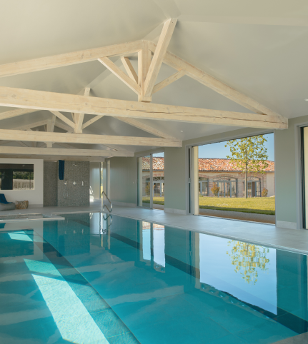 Piscine intérieur la bélonie